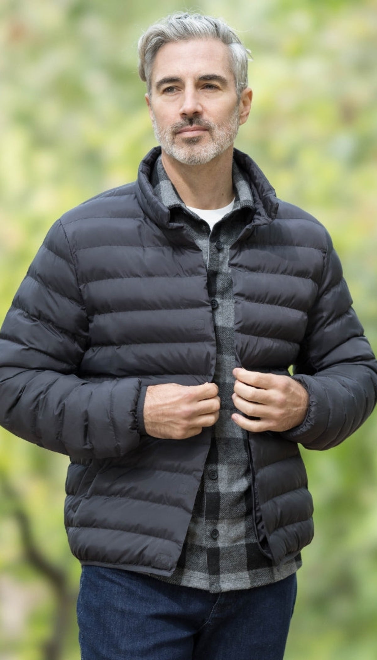 WEATHERPROOF X MAGNAREADY PUFFER JACKET WITH MAGNETIC BUTTONS IN BLACK