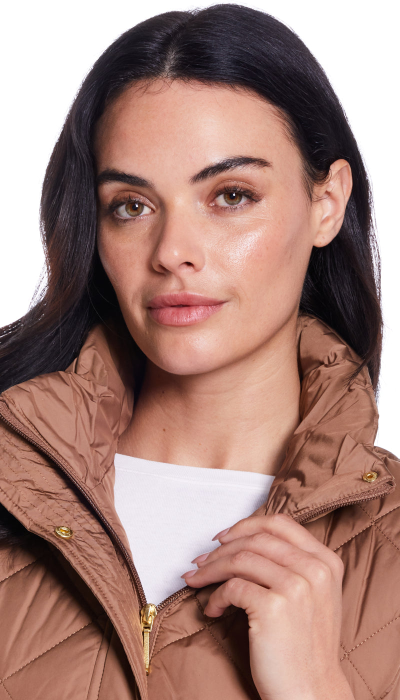 DIAMOND QUILTED LONG LINE CLINCHED VEST