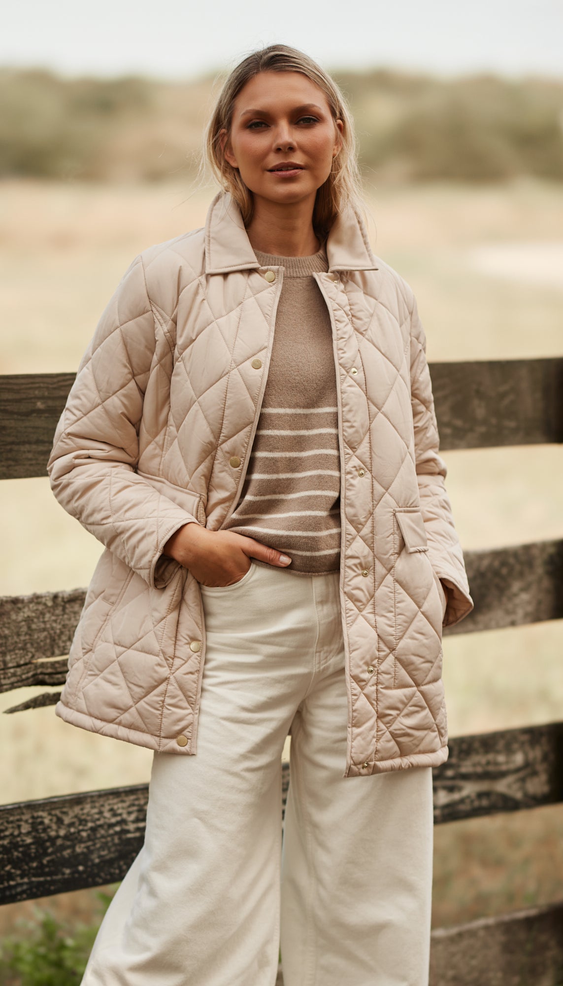 SNAP FRONT QUILTED BARN WALKER