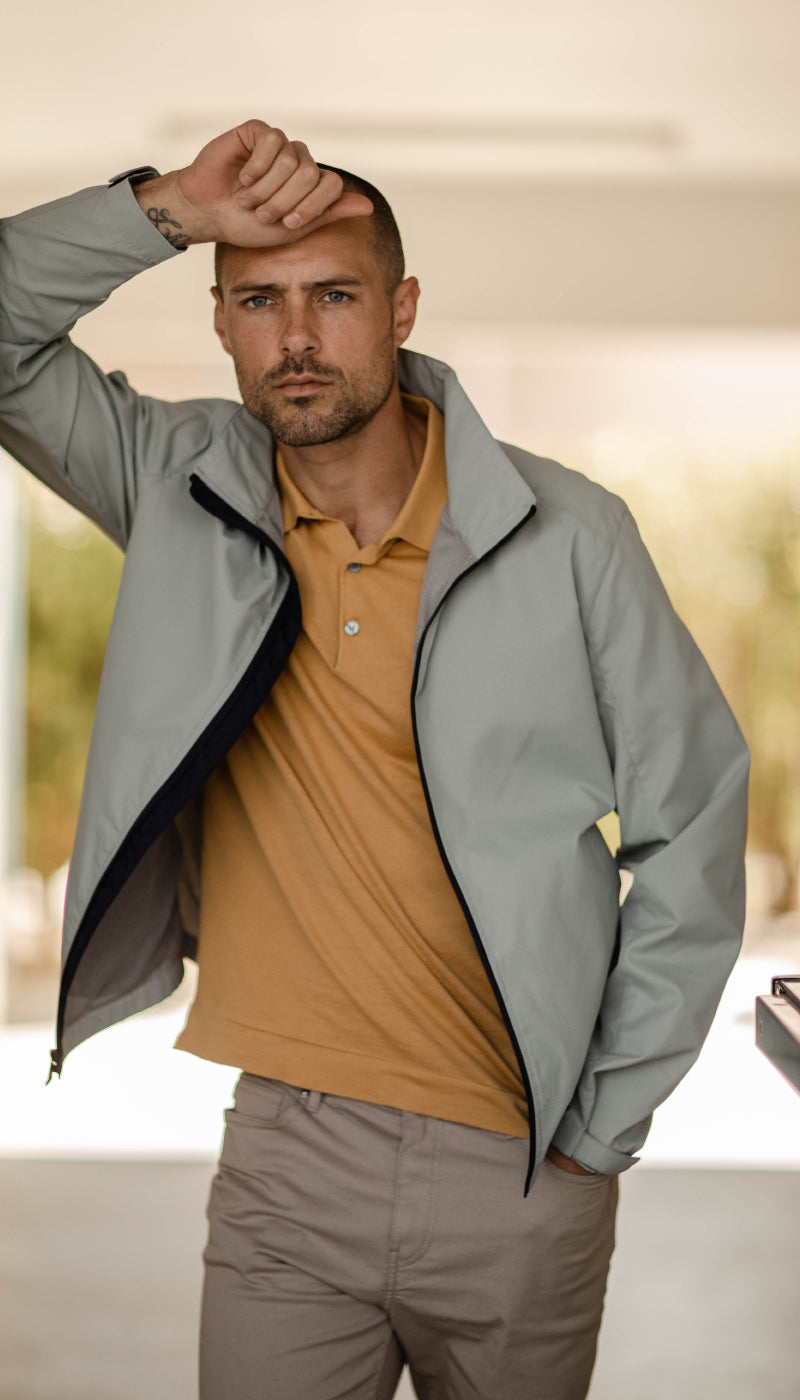 SPORTY WINDBREAKER