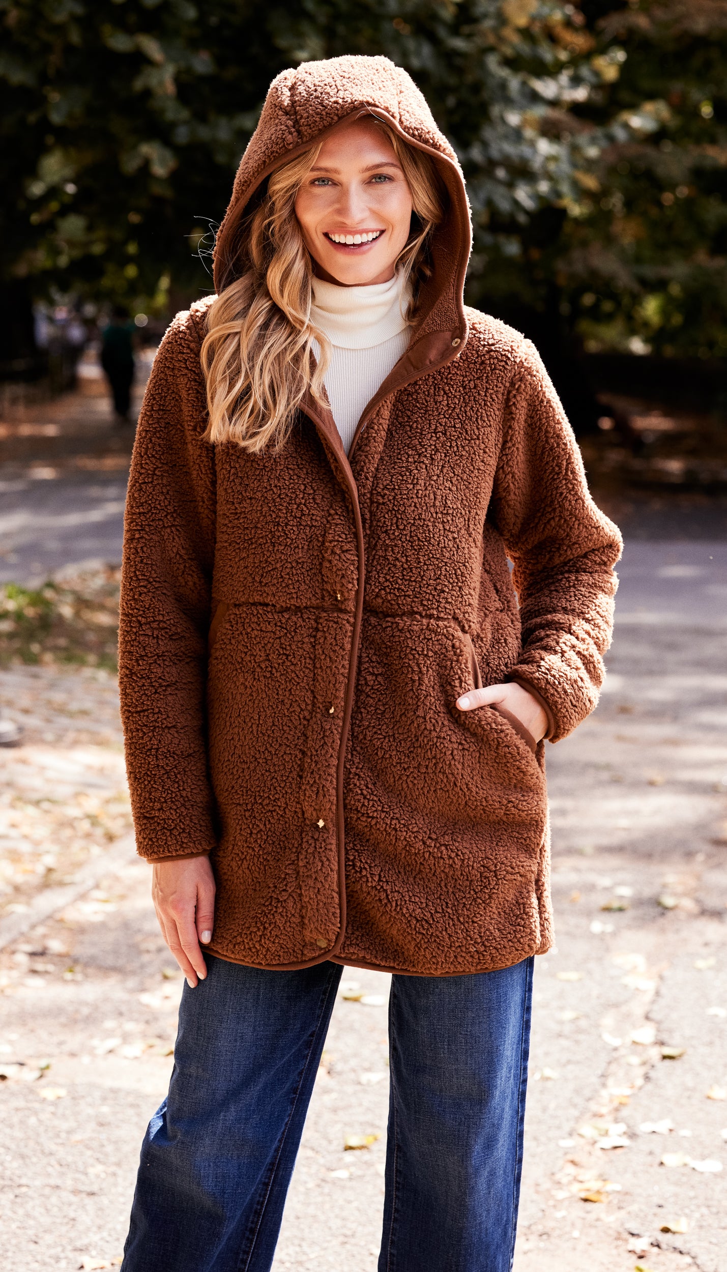 HOODED SHERPA FLEECE