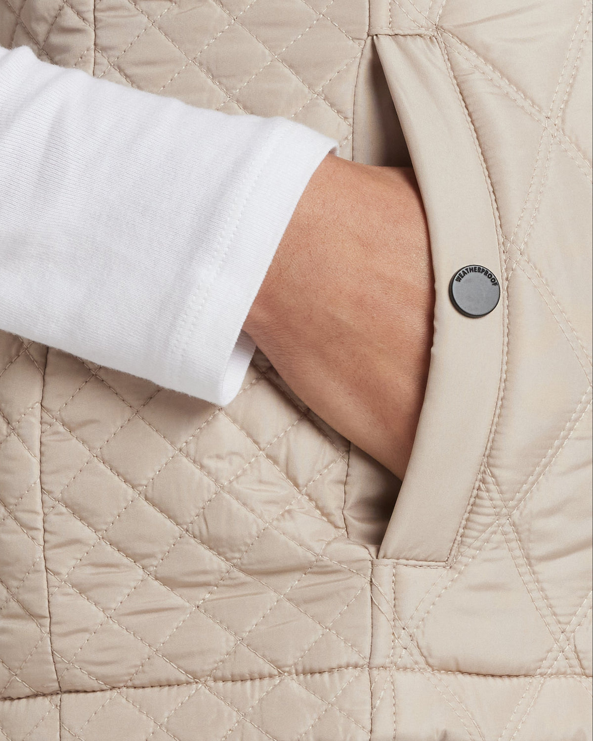 HOODED PUFFER VEST
