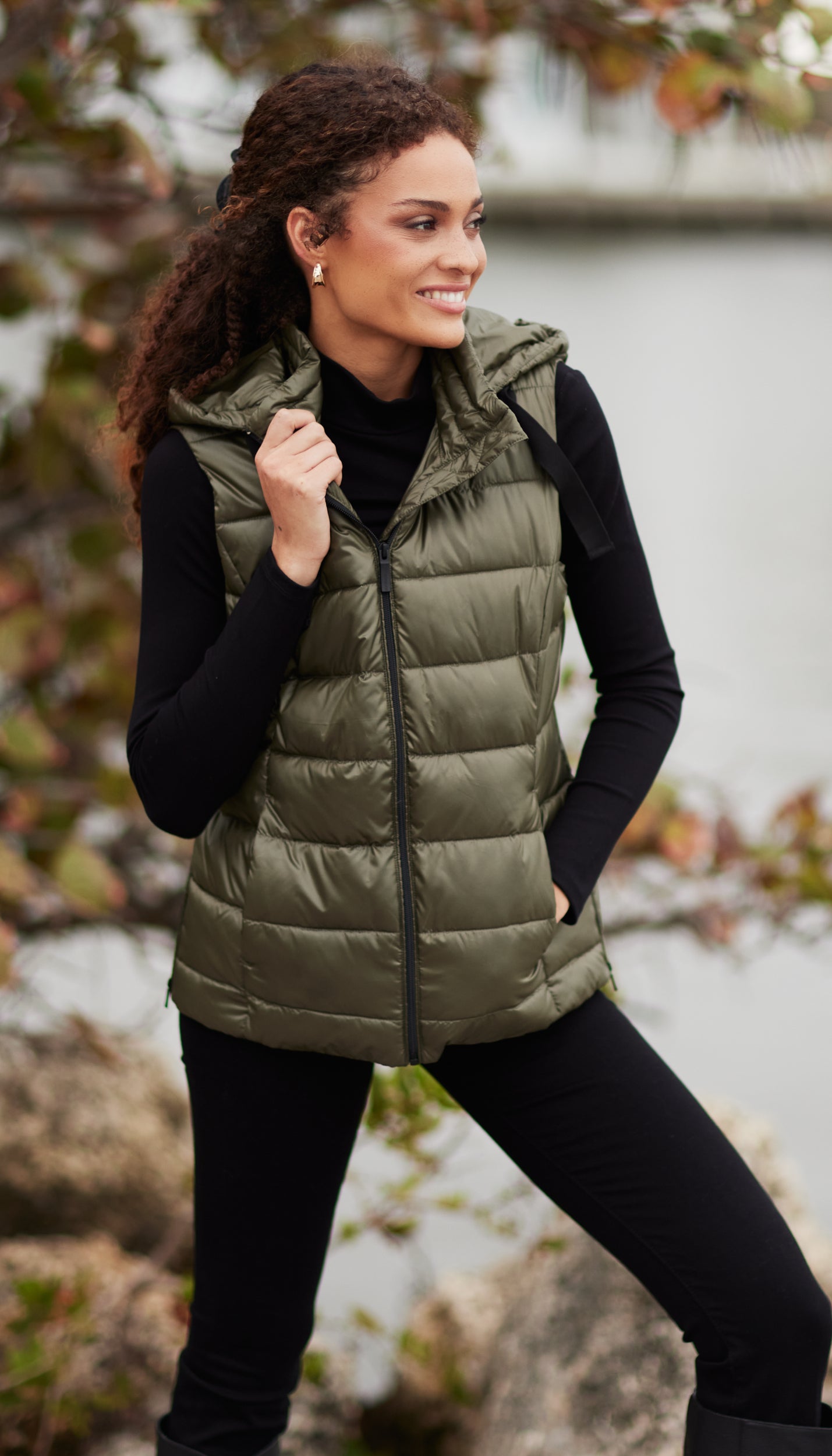 HOODED PUFFER VEST