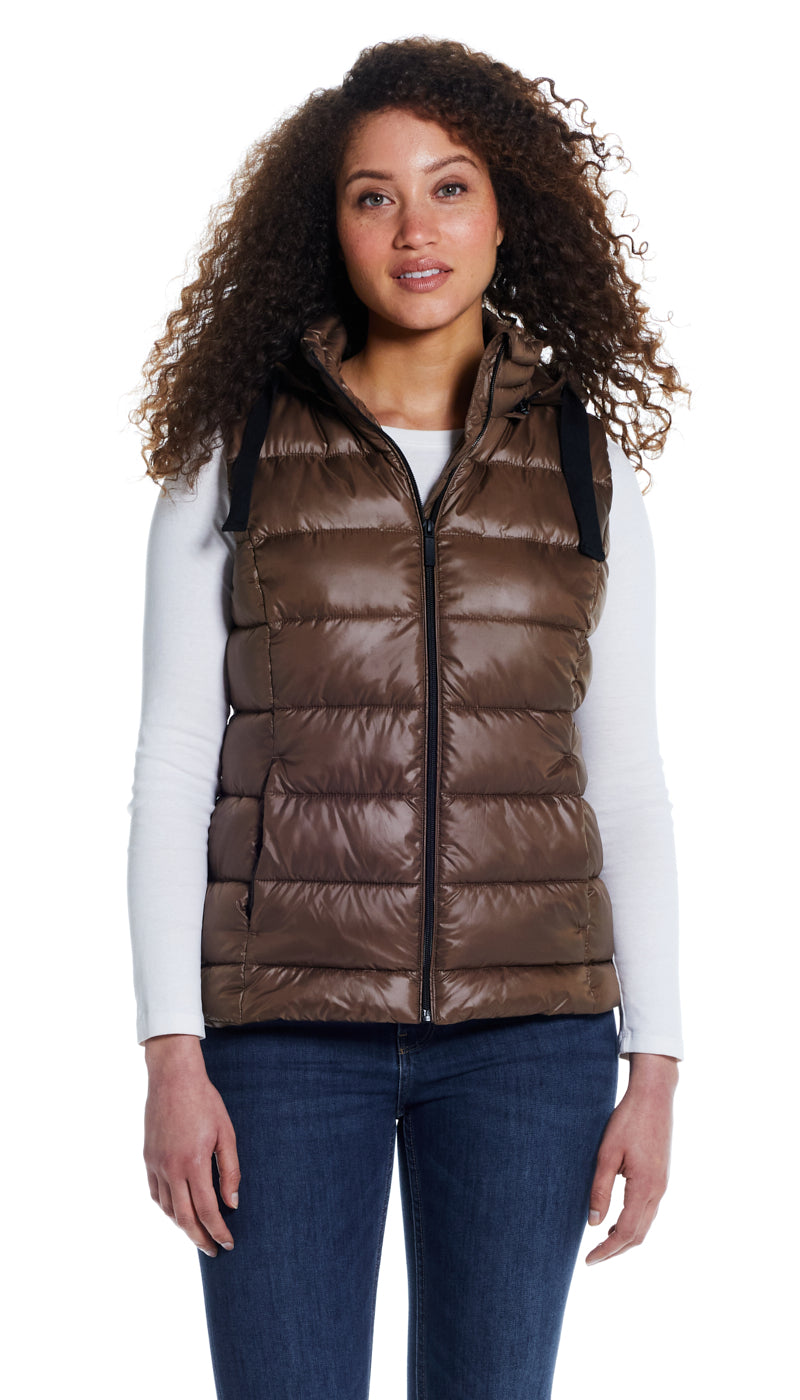 HOODED PUFFER VEST