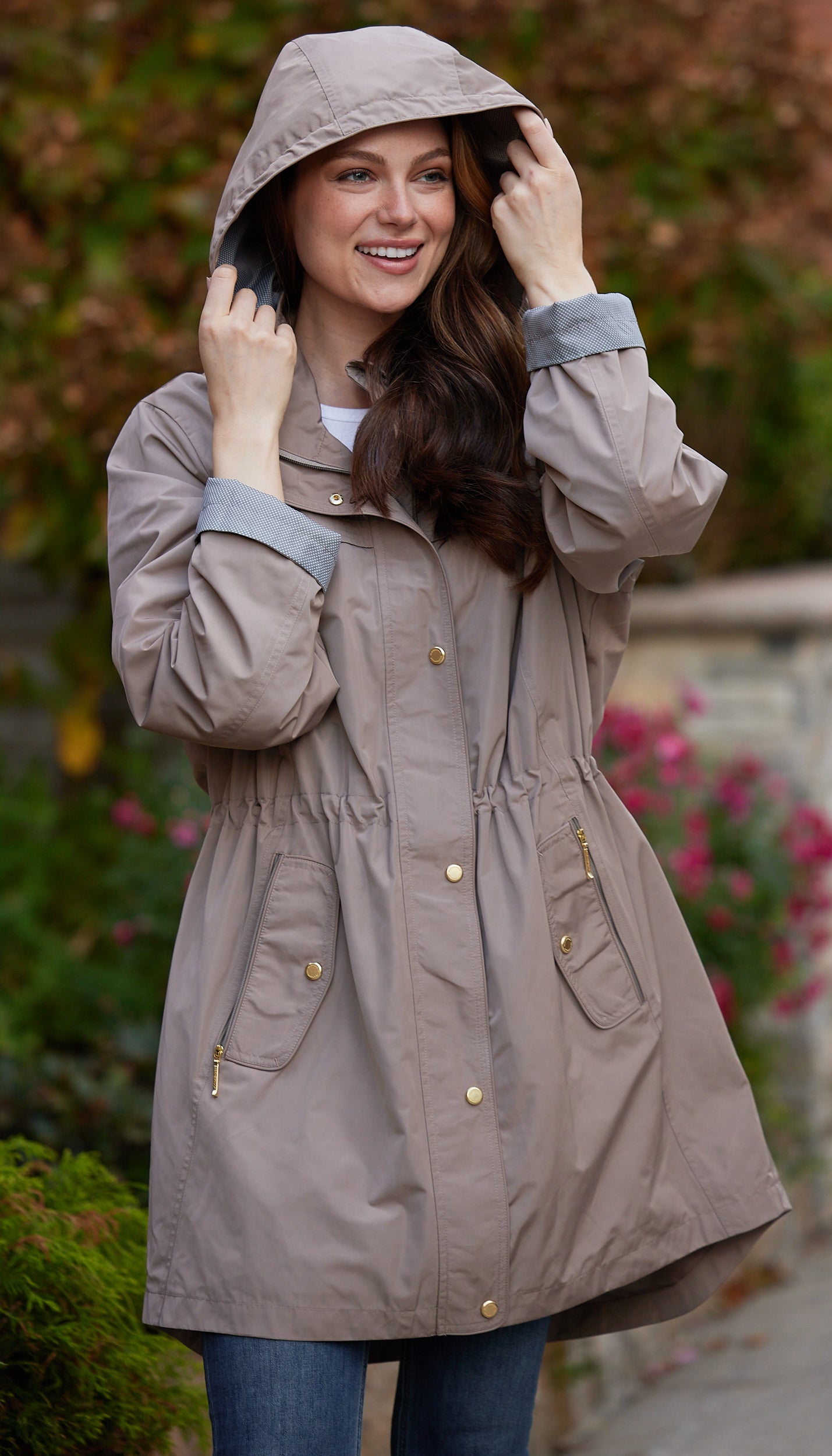 HOODED ANORAK WITH TURN BACK CUFFS